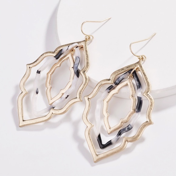 Jewelry - Boutique Layered Drop Earrings metal resin